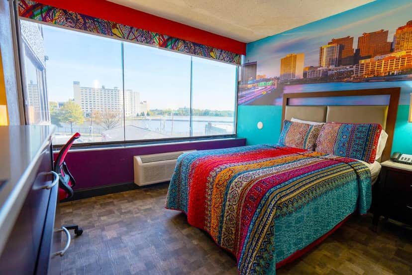 Philly Inn & Suites
