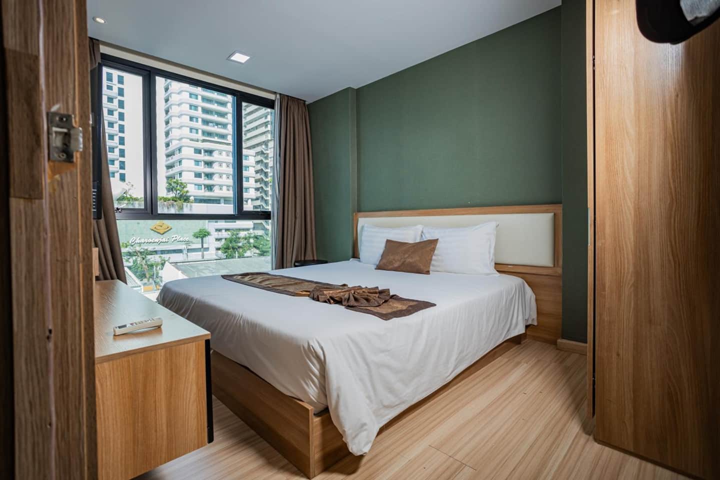 Ramada Tenn Ekamai
