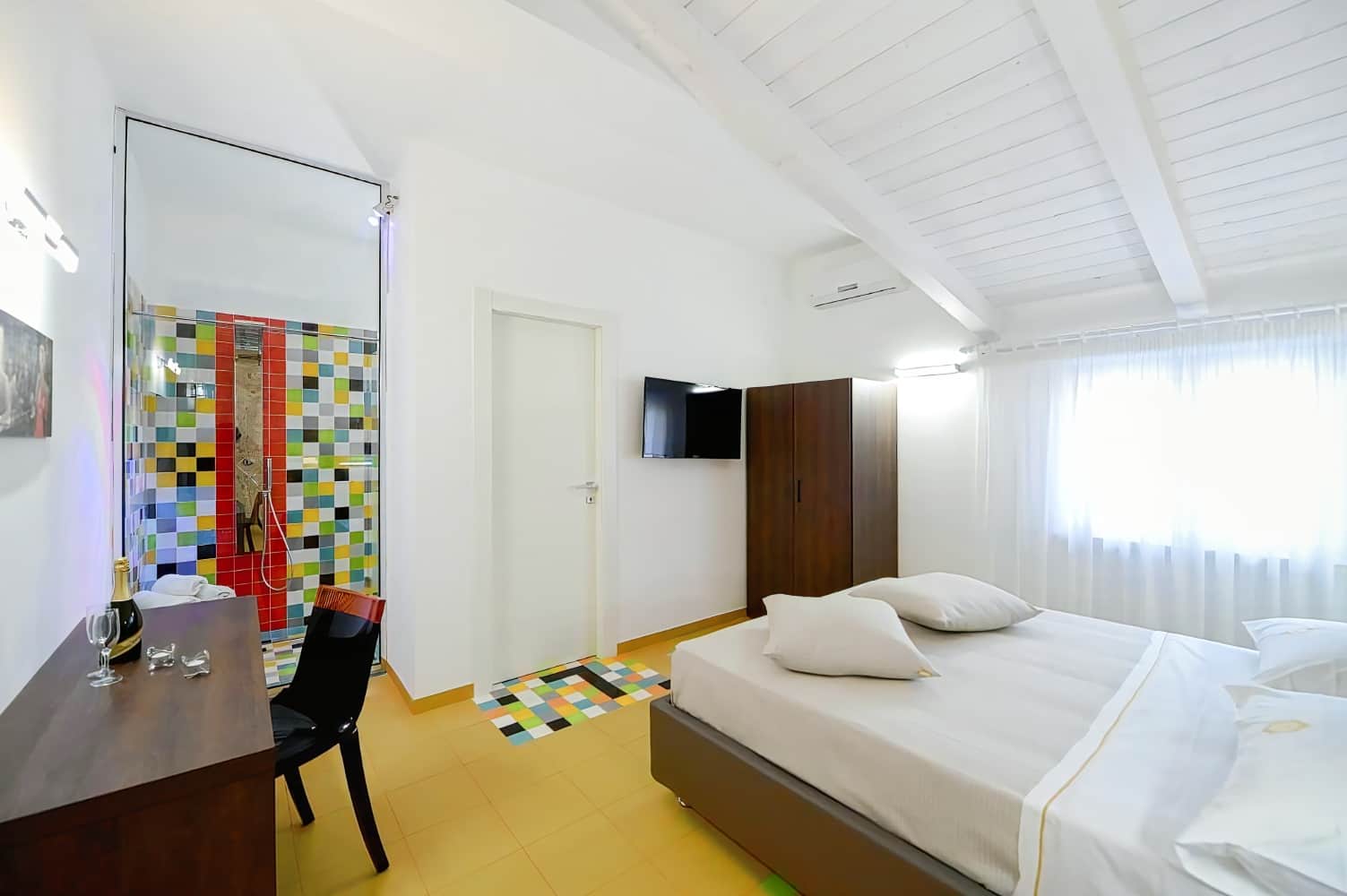 X Hotel