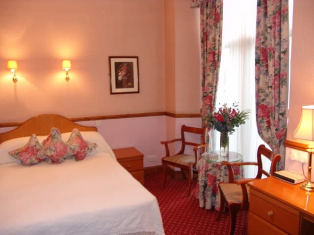 London Elizabeth Hotel