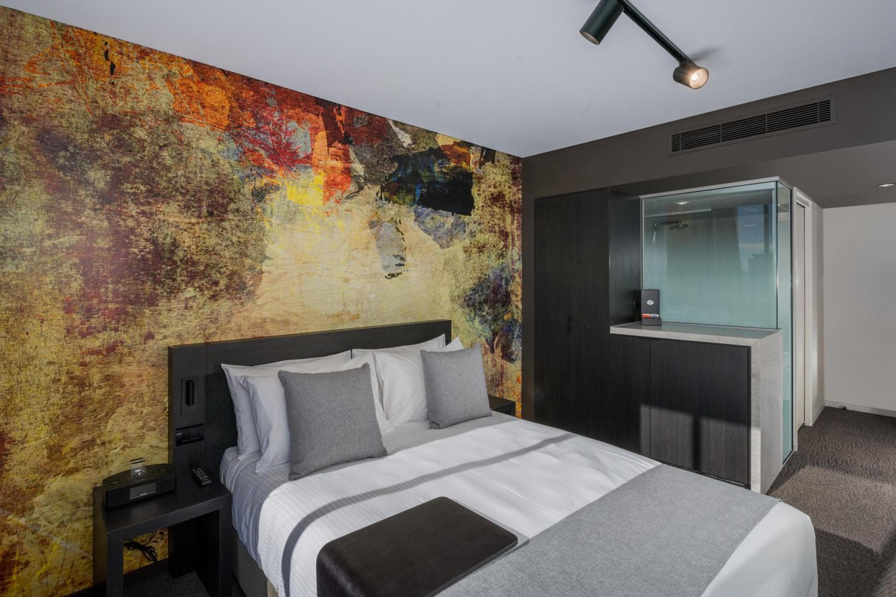Kennigo Hotel Brisbane, Independent Collection by EVT