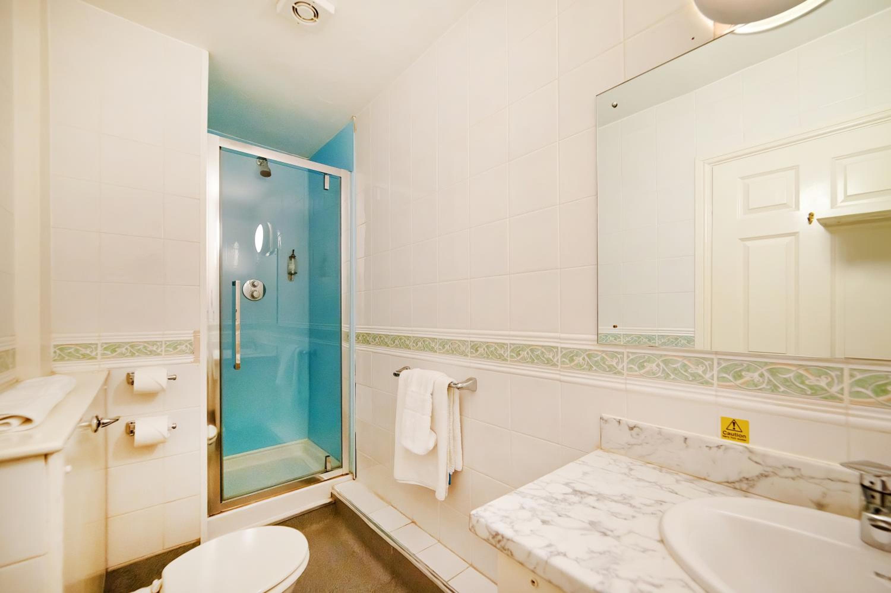 Discovery Inn - Leeds