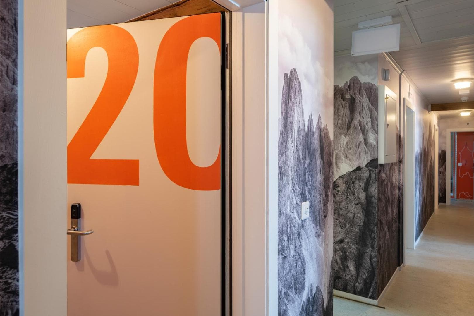 Peanut Mountain Lodge & Le Communal