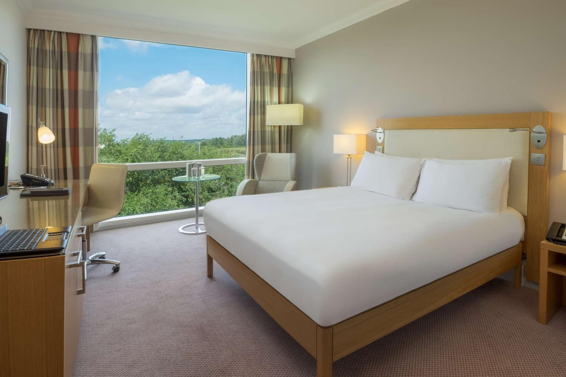 Hilton Reading