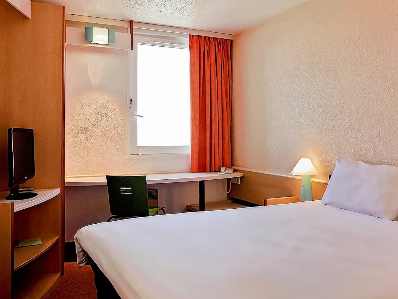 ibis Lyon Est Bron