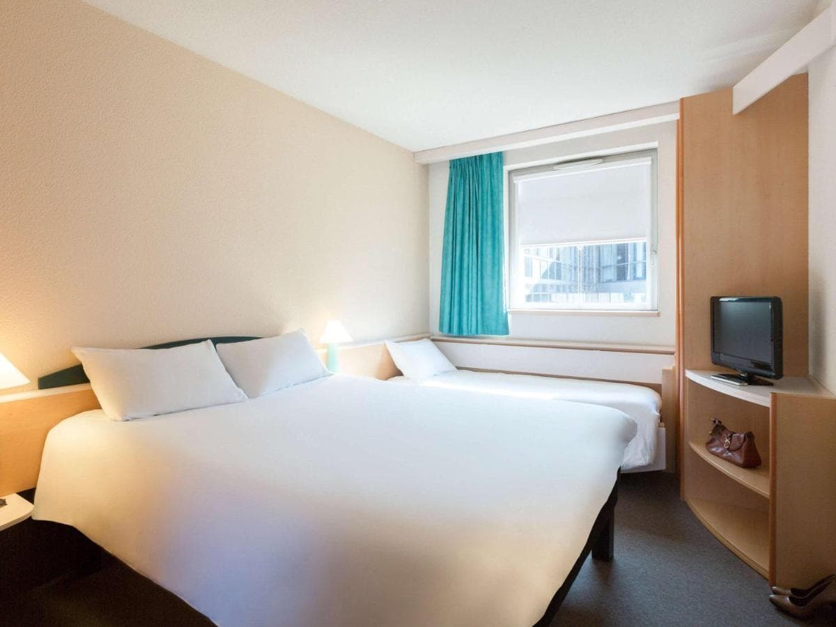 ibis Lyon Est Bron
