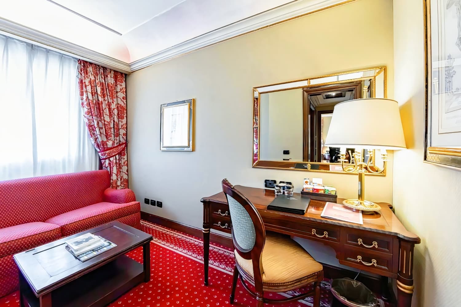 River Chateau Hotel