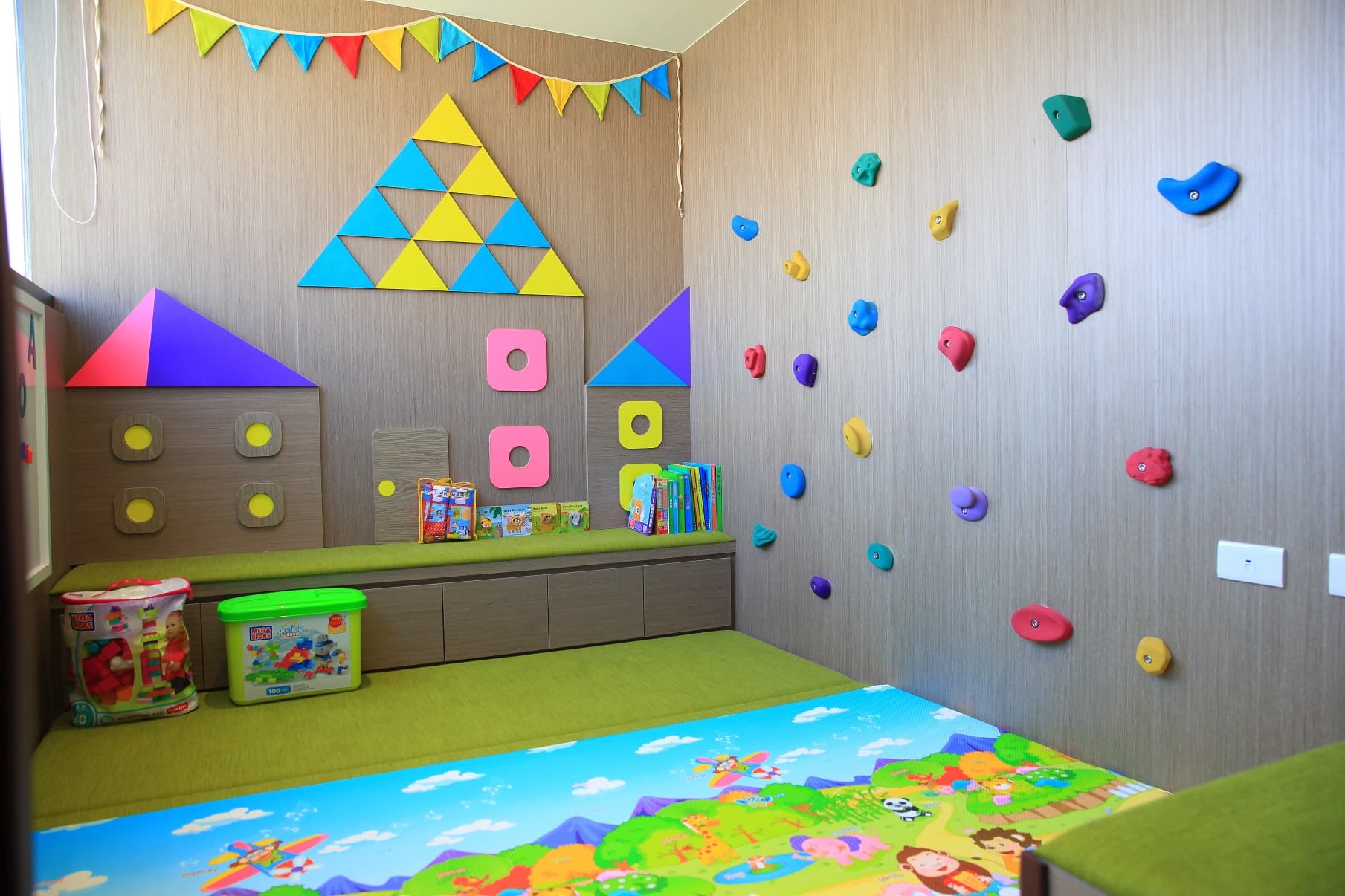 Icasa Hotel by Cosmos Creation