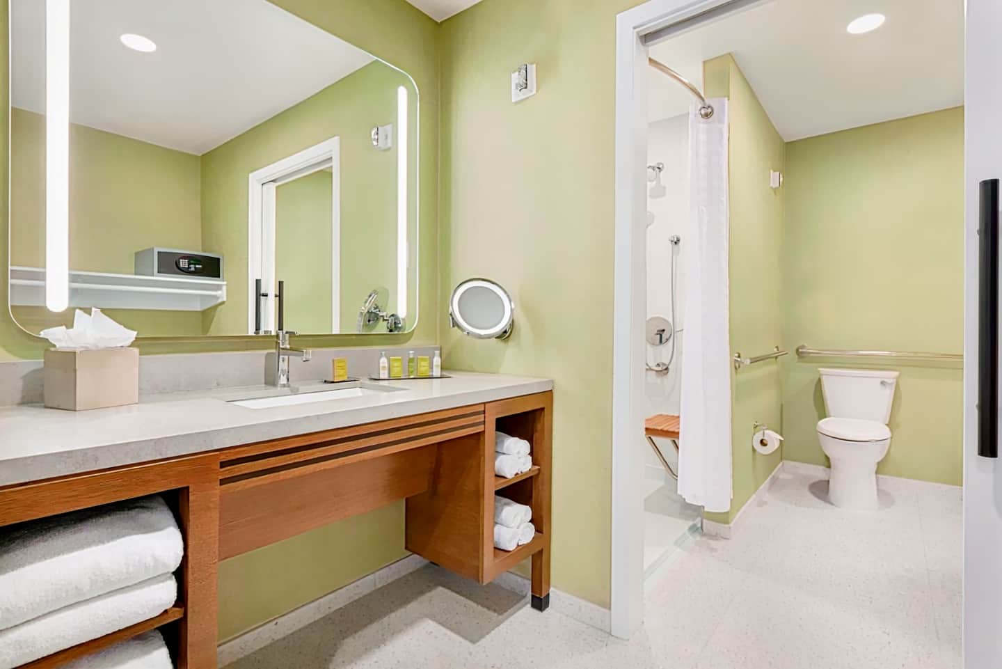 DoubleTree by Hilton Hotel Campbell - Pruneyard Plaza