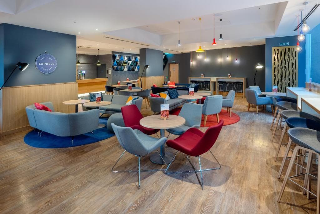 Holiday Inn Express London Heathrow T4, an IHG Hotel