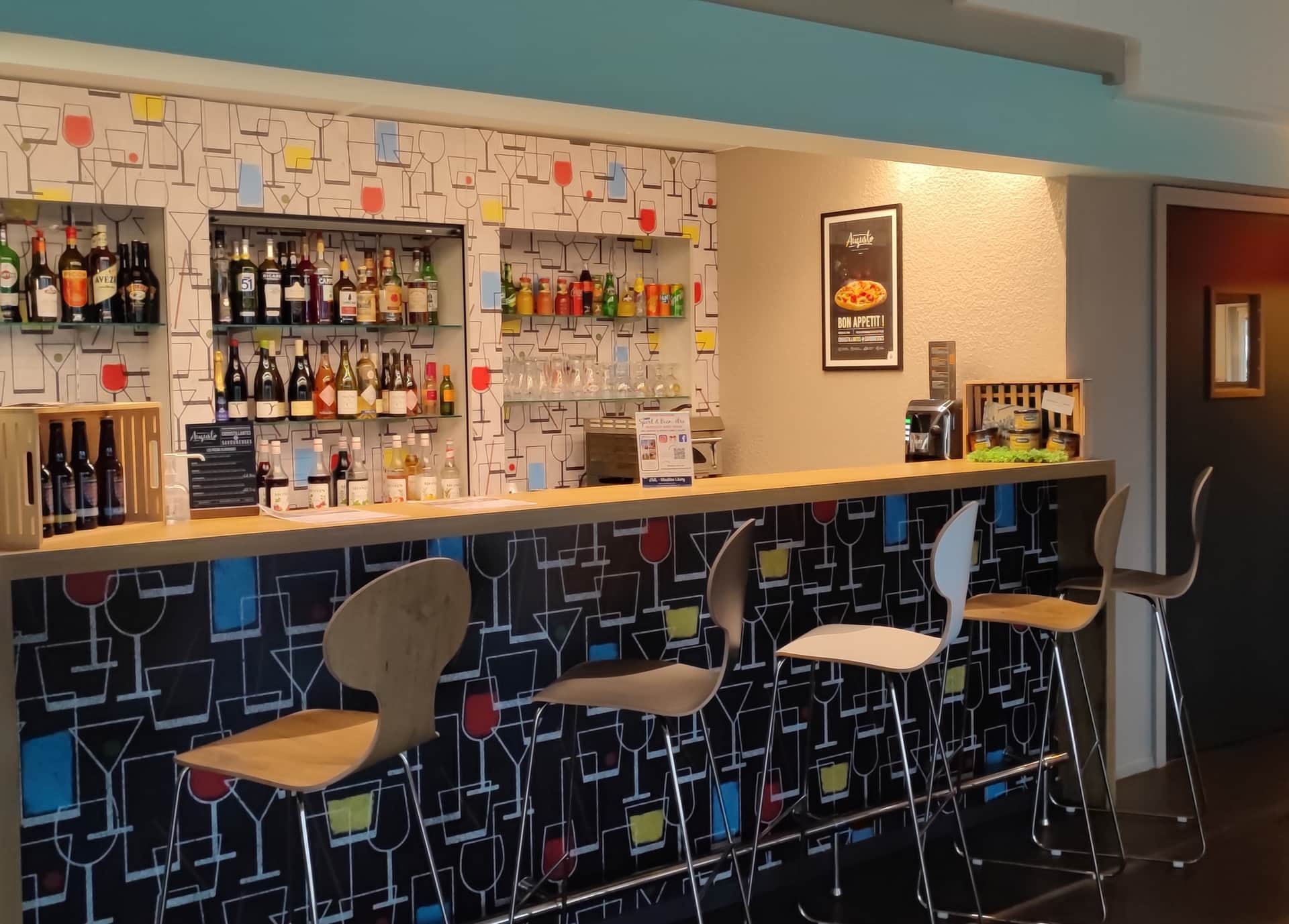 ibis Moulins South