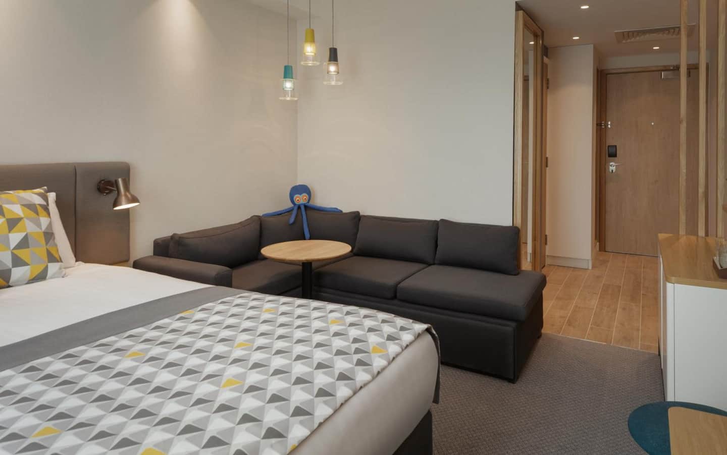 Holiday Inn London Heathrow - Bath Road by IHG