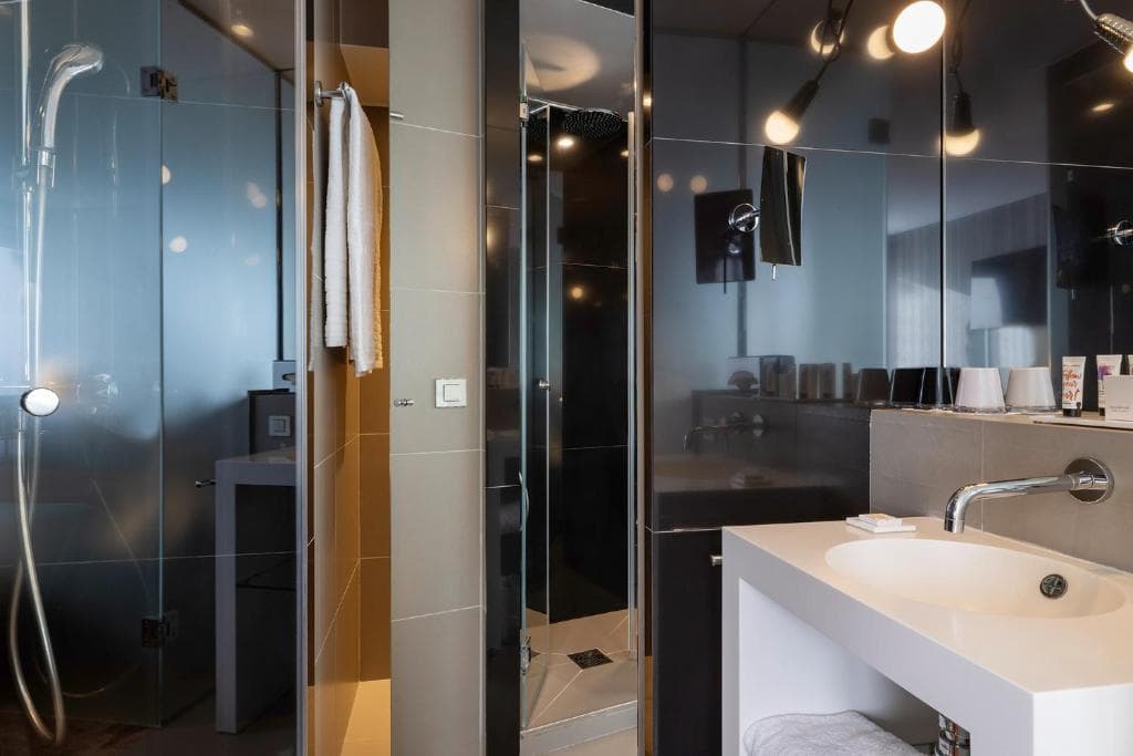 7 Eiffel Hotel by Malone