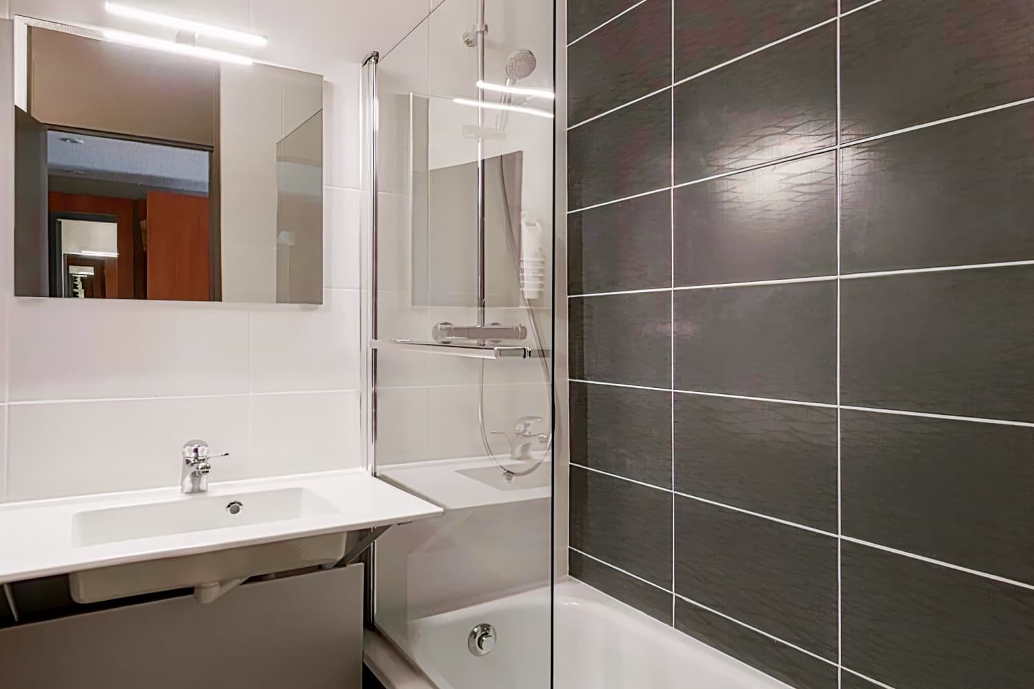 Hotel The Originals Tours Nord La Terrasse