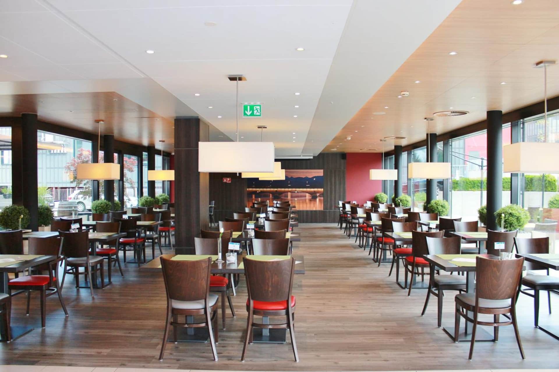 Holiday Inn Express Zürich Airport, an IHG Hotel