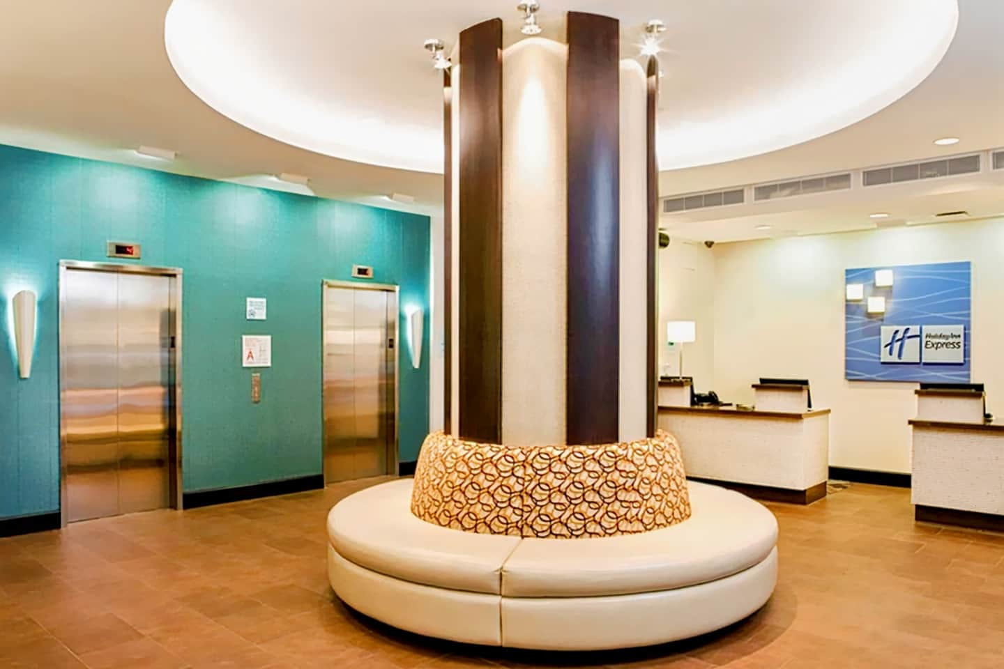 Holiday Inn Express Times Square South