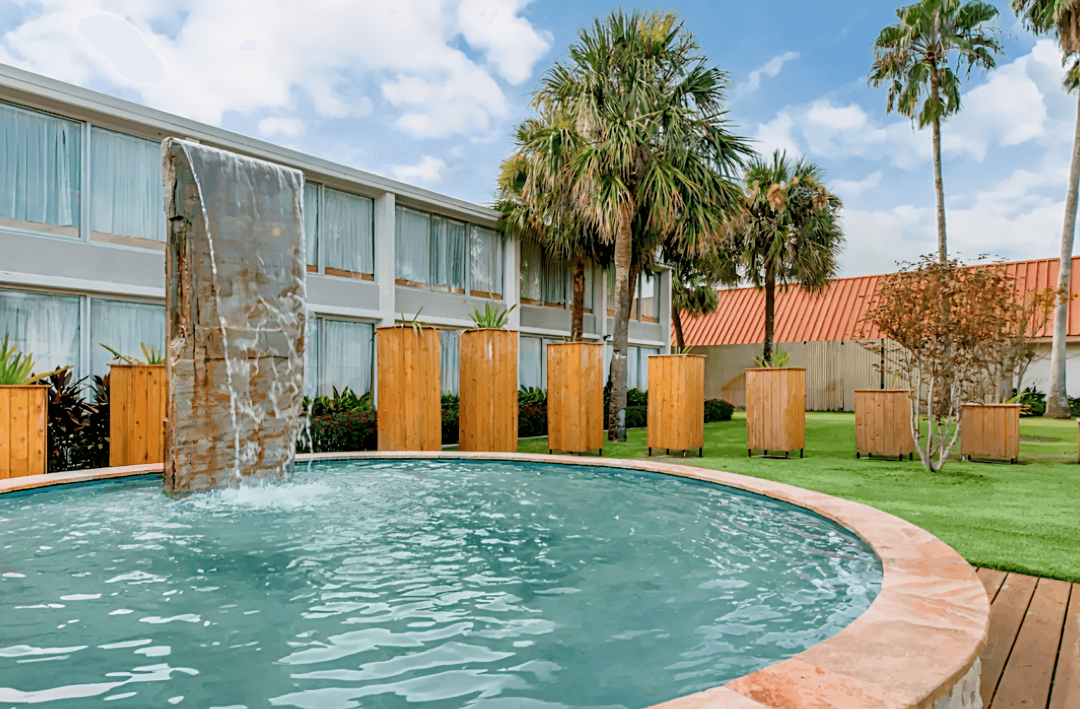 West Wing Hotel, Ascend Hotel Collection