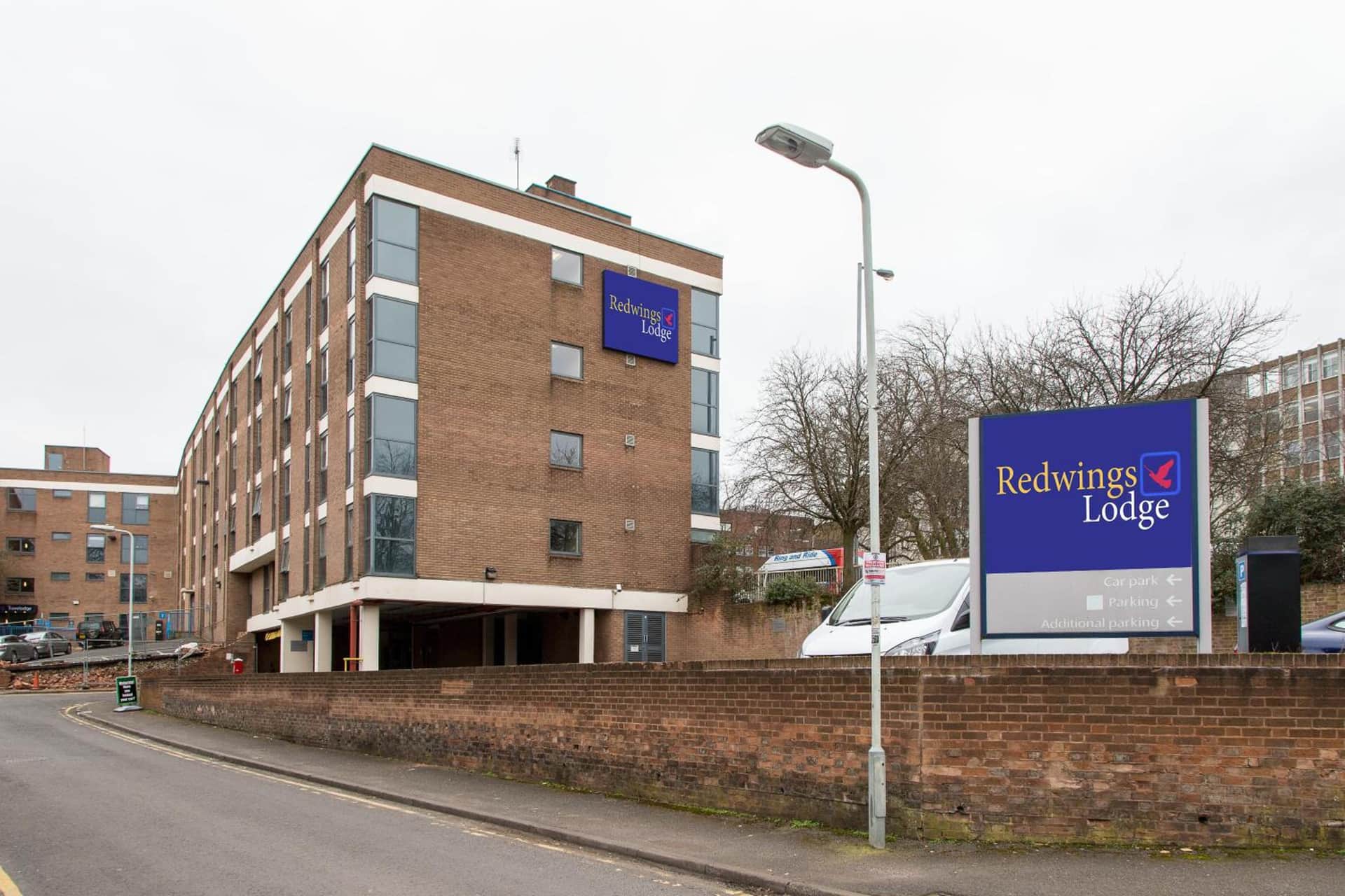 Redwings Lodge Wolverhampton Central