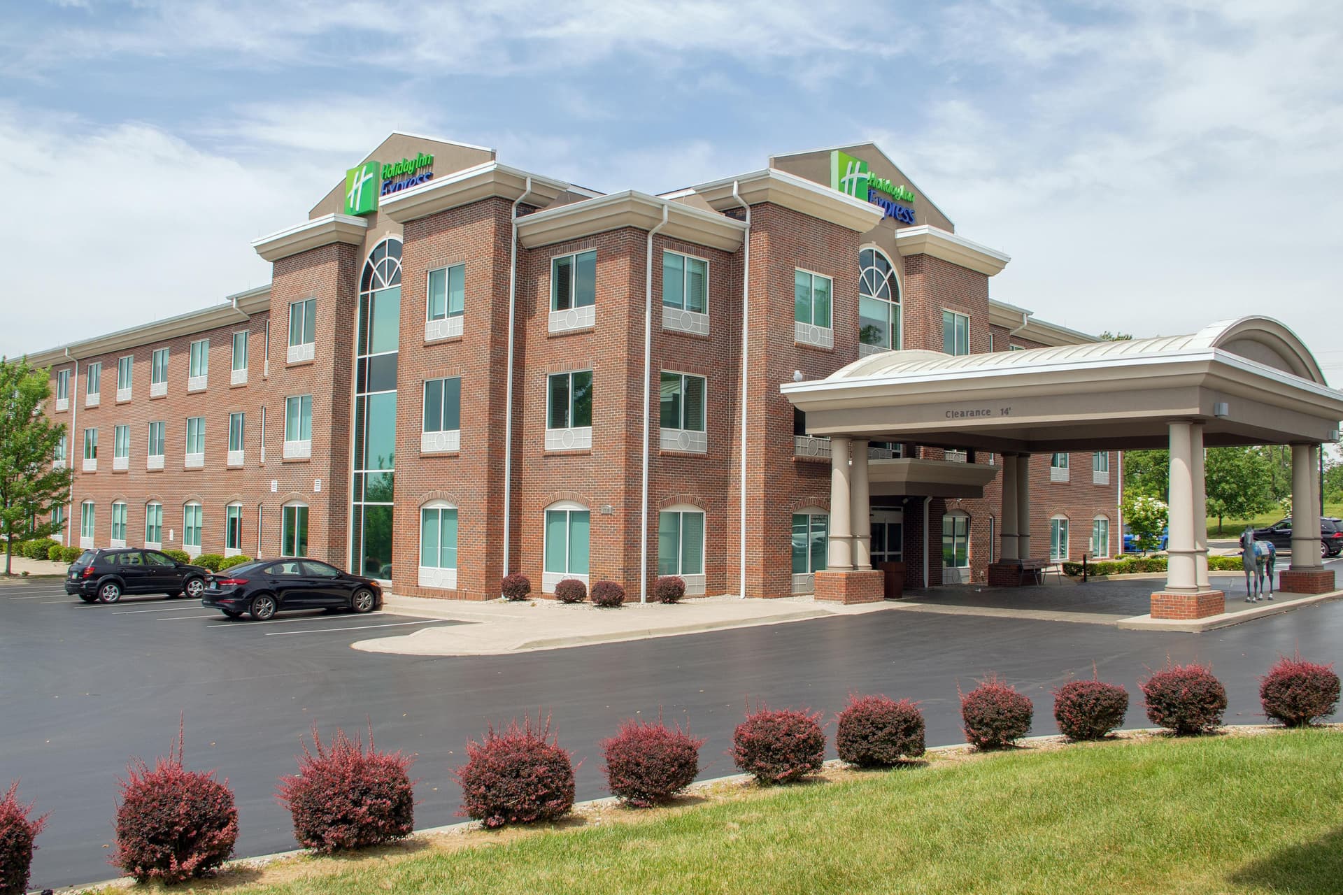 Holiday Inn Express & Suites Lexington Downtown Area-Keeneland