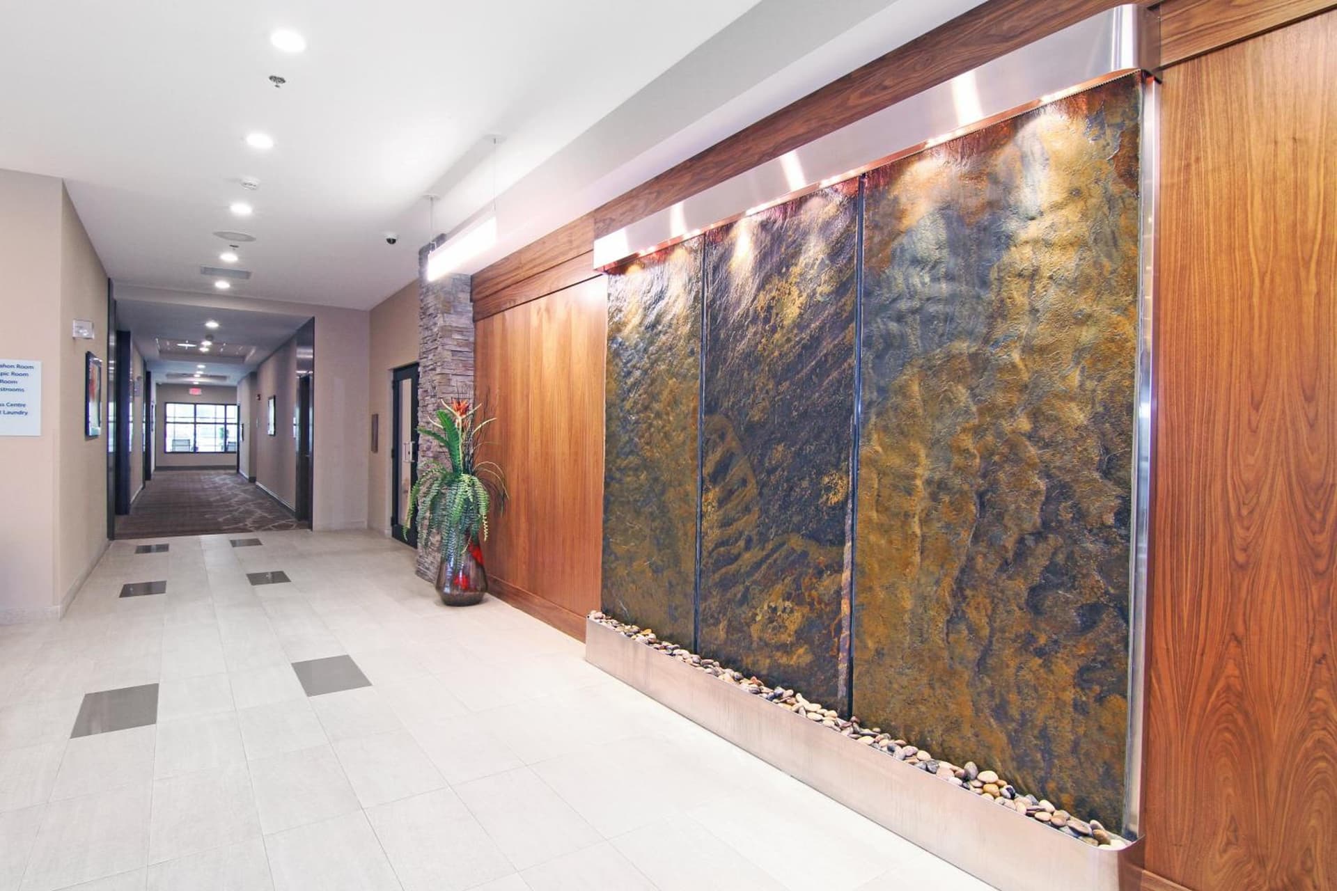 Holiday Inn Express & Suites Calgary University