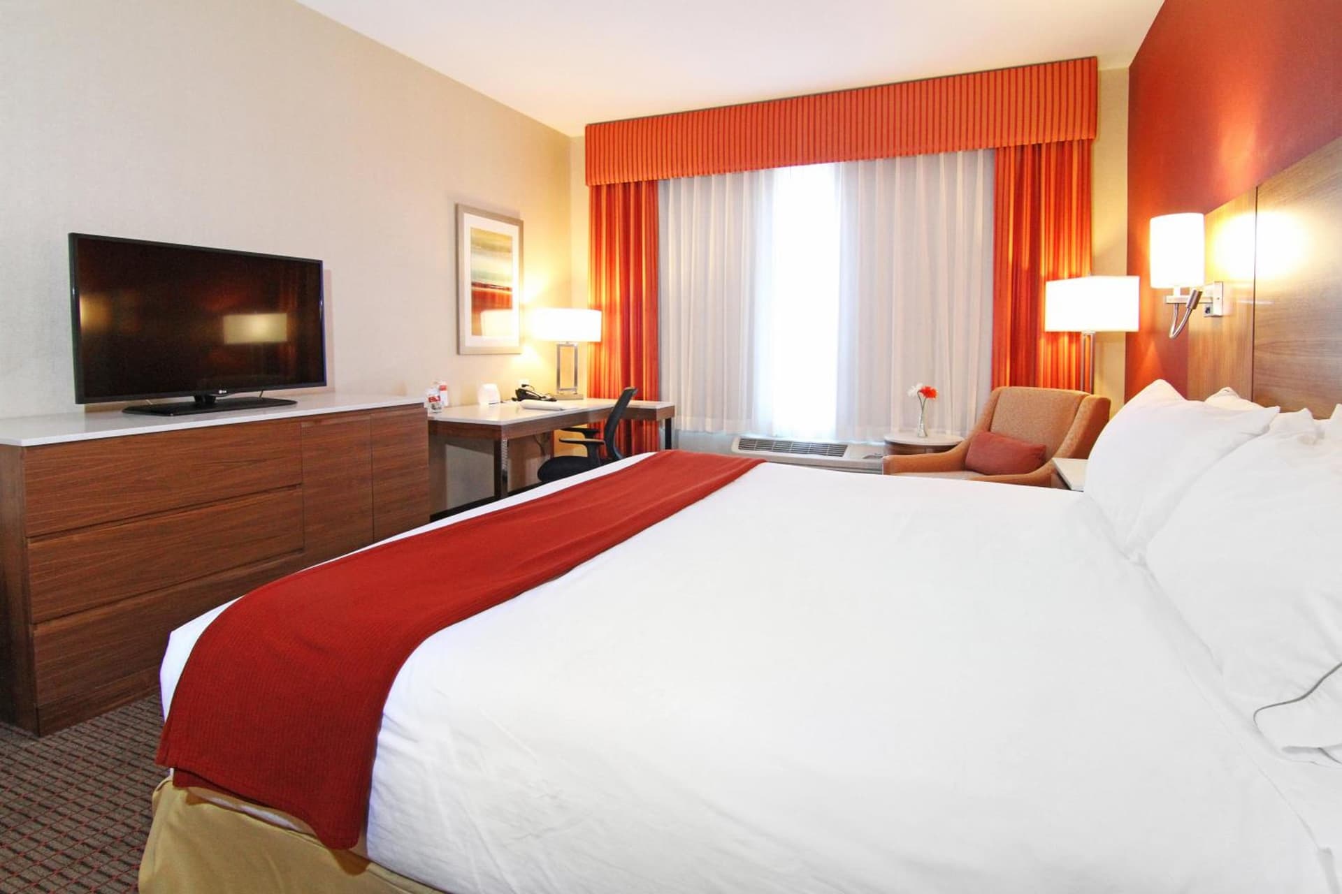 Holiday Inn Express & Suites Calgary University