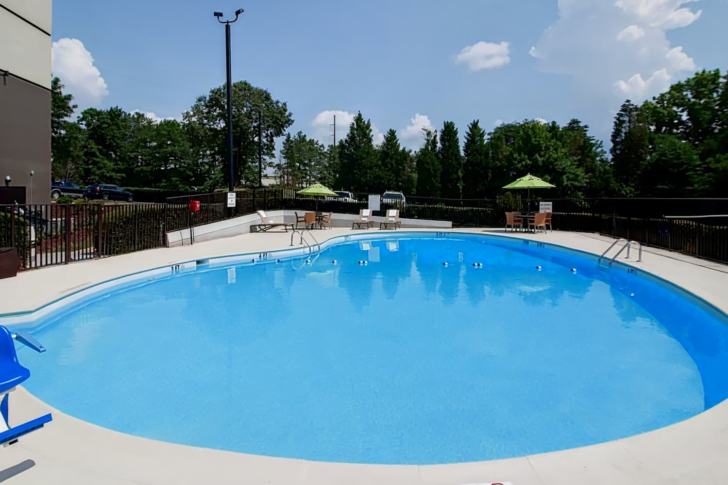 Holiday Inn Express Galleria Ballpark