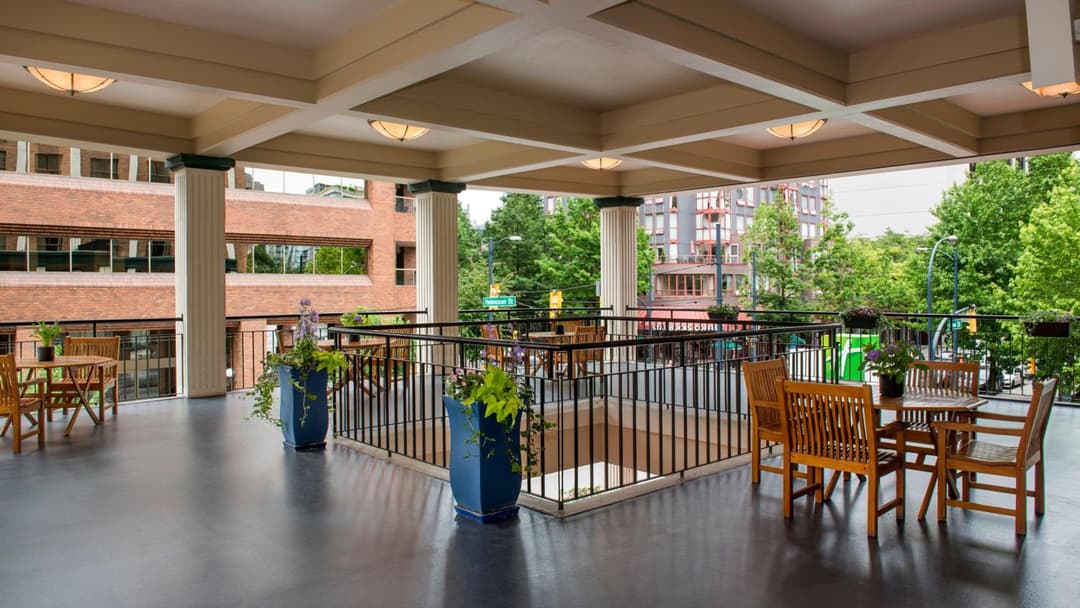 Holiday Inn Vancouver Downtown & Suites, an IHG Hotel