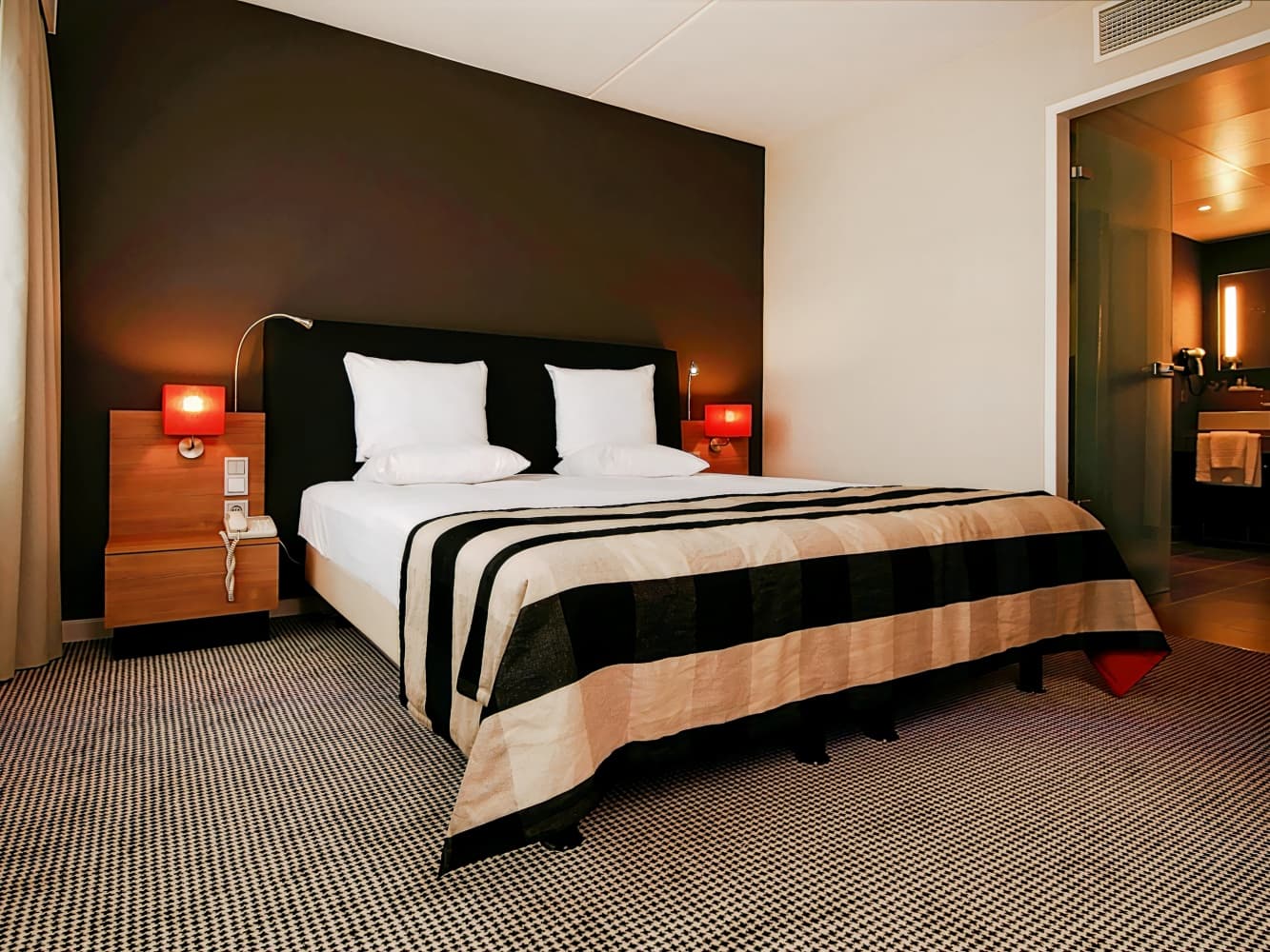 TRIBE Den Haag Centraal