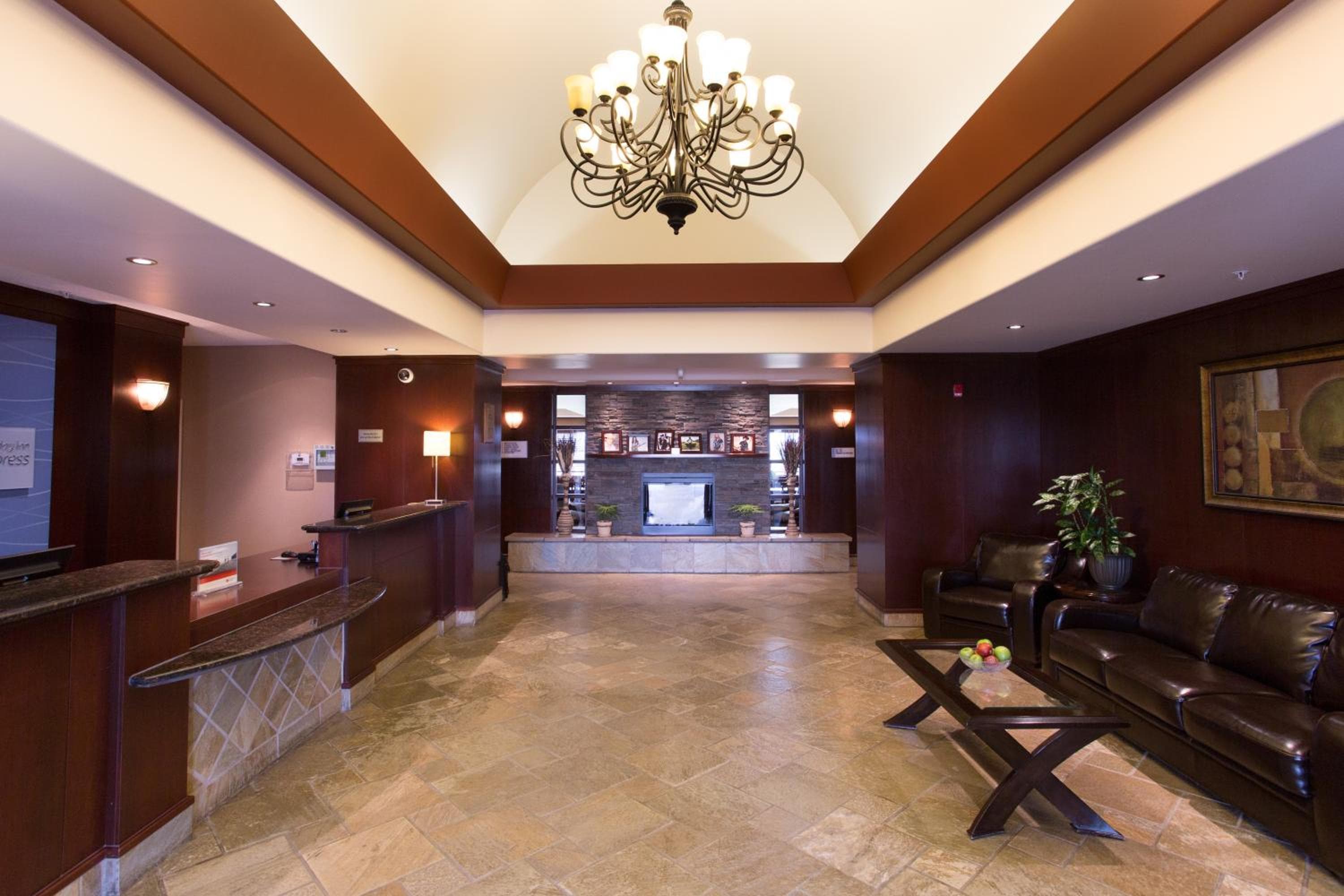 Holiday Inn Express & Suites Whitecourt Southeast, an IHG Hotel