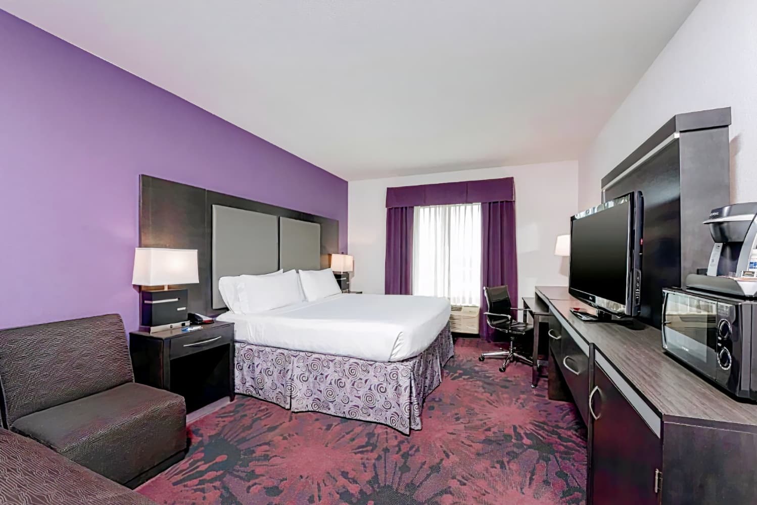 Holiday Inn Express & Suites Columbus - Polaris Parkway