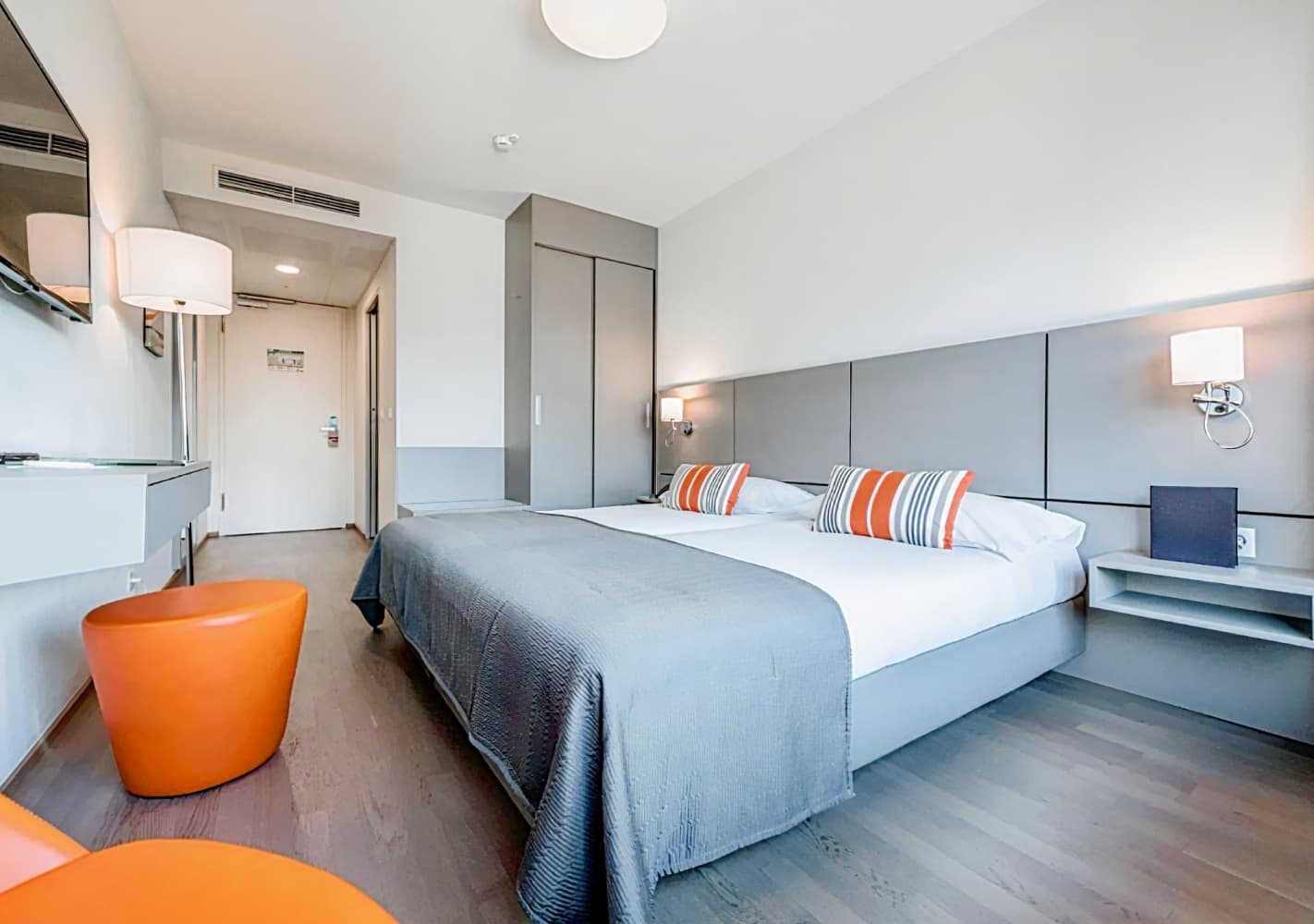 Lake Geneva Hotel