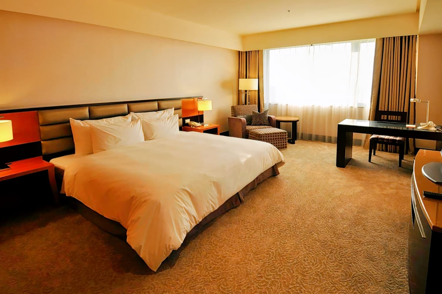 尊爵天際大飯店 Monarch Skyline Hotel