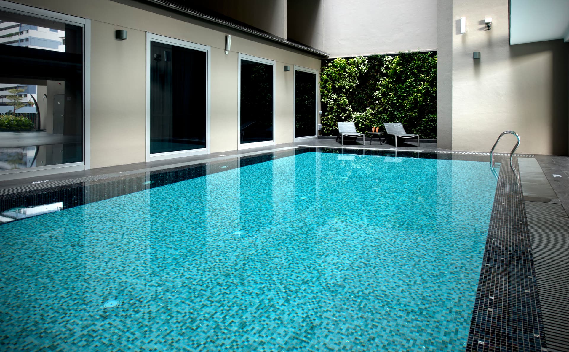 V Hotel Bencoolen