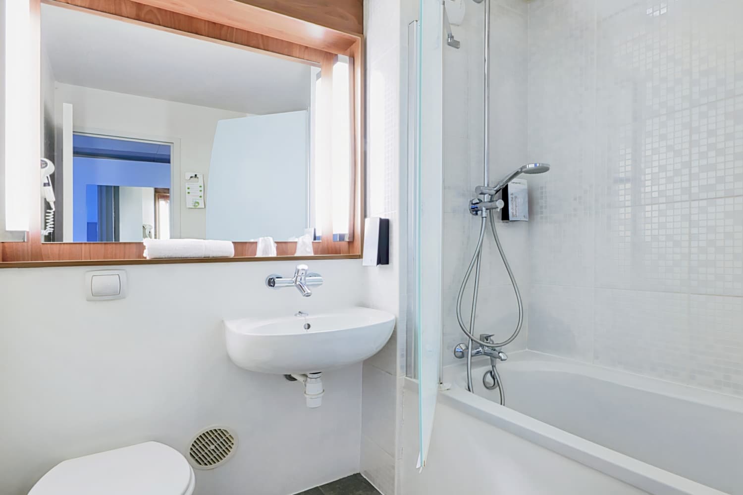 Campanile Caen Est - Mondeville