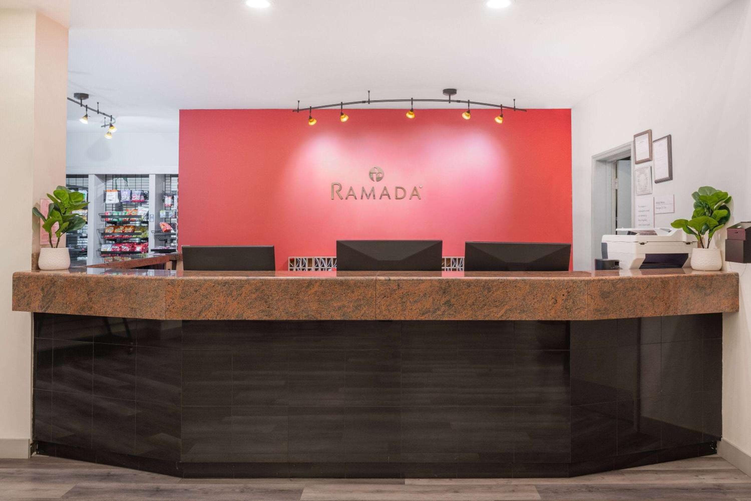 Ramada by Wyndham Bakersfield North