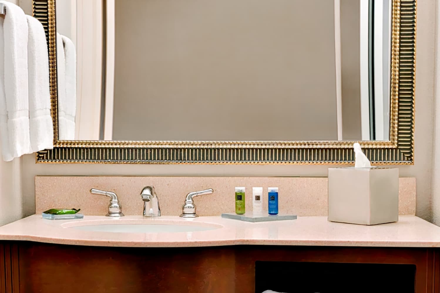 Radisson Hotel Cincinnati Riverfront