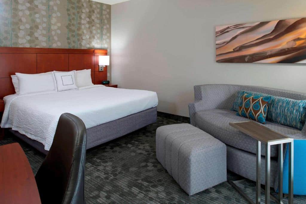Courtyard by Marriott Kansas City Airport