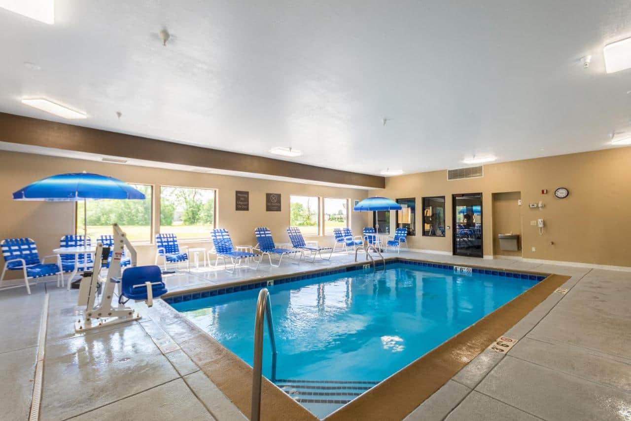 Comfort Inn & Suites North Aurora