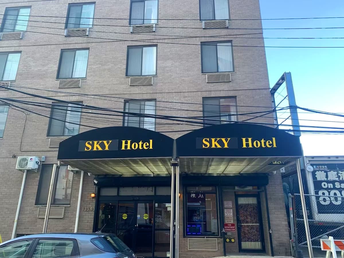 Sky Hotel Flushing/Laguardia Airport