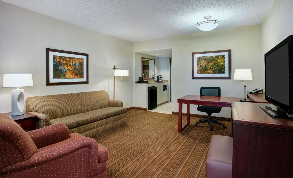 Embassy Suites by Hilton Parsippany