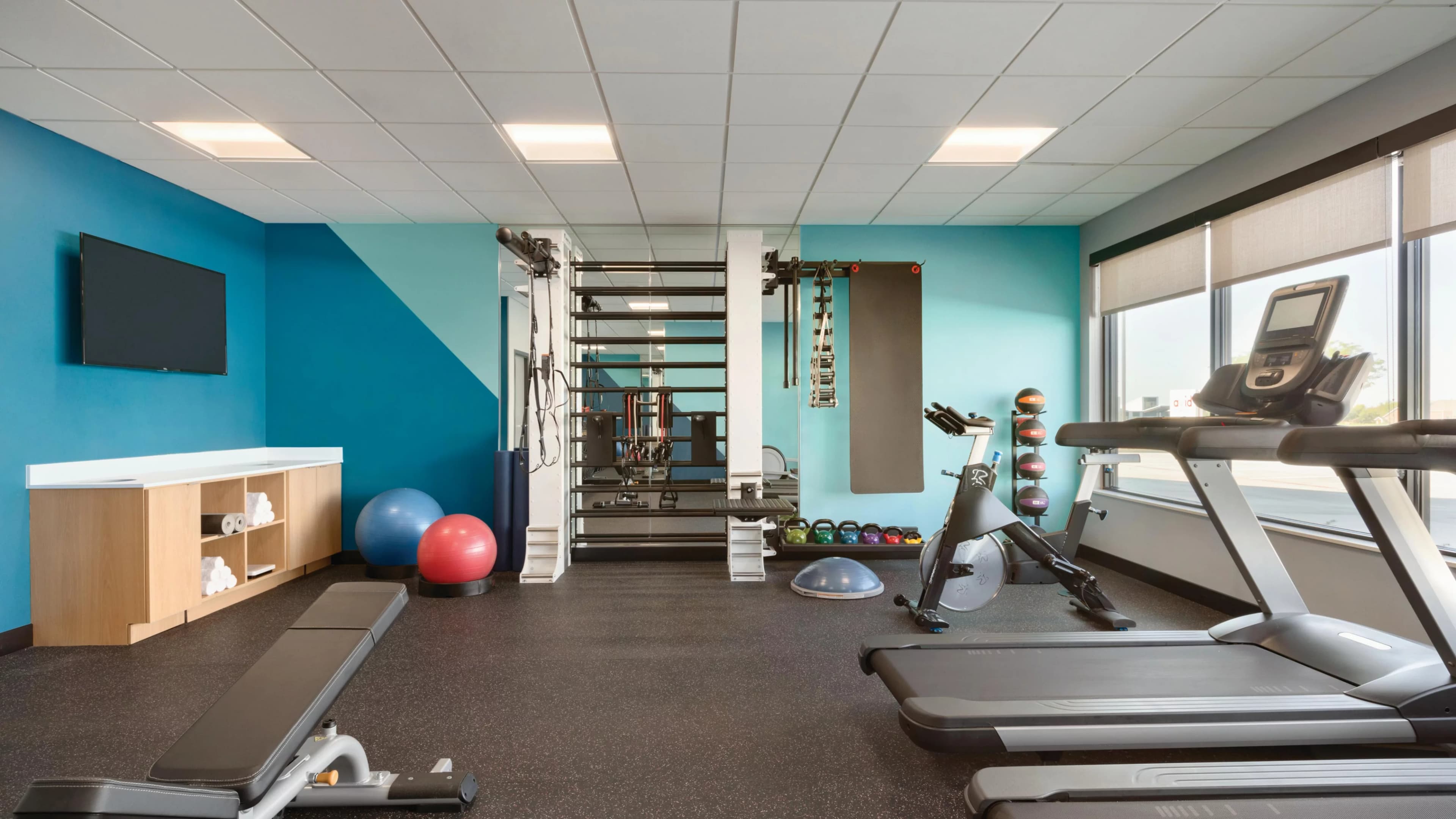 avid hotels - Brooklyn Dyker Heights, an IHG Hotel