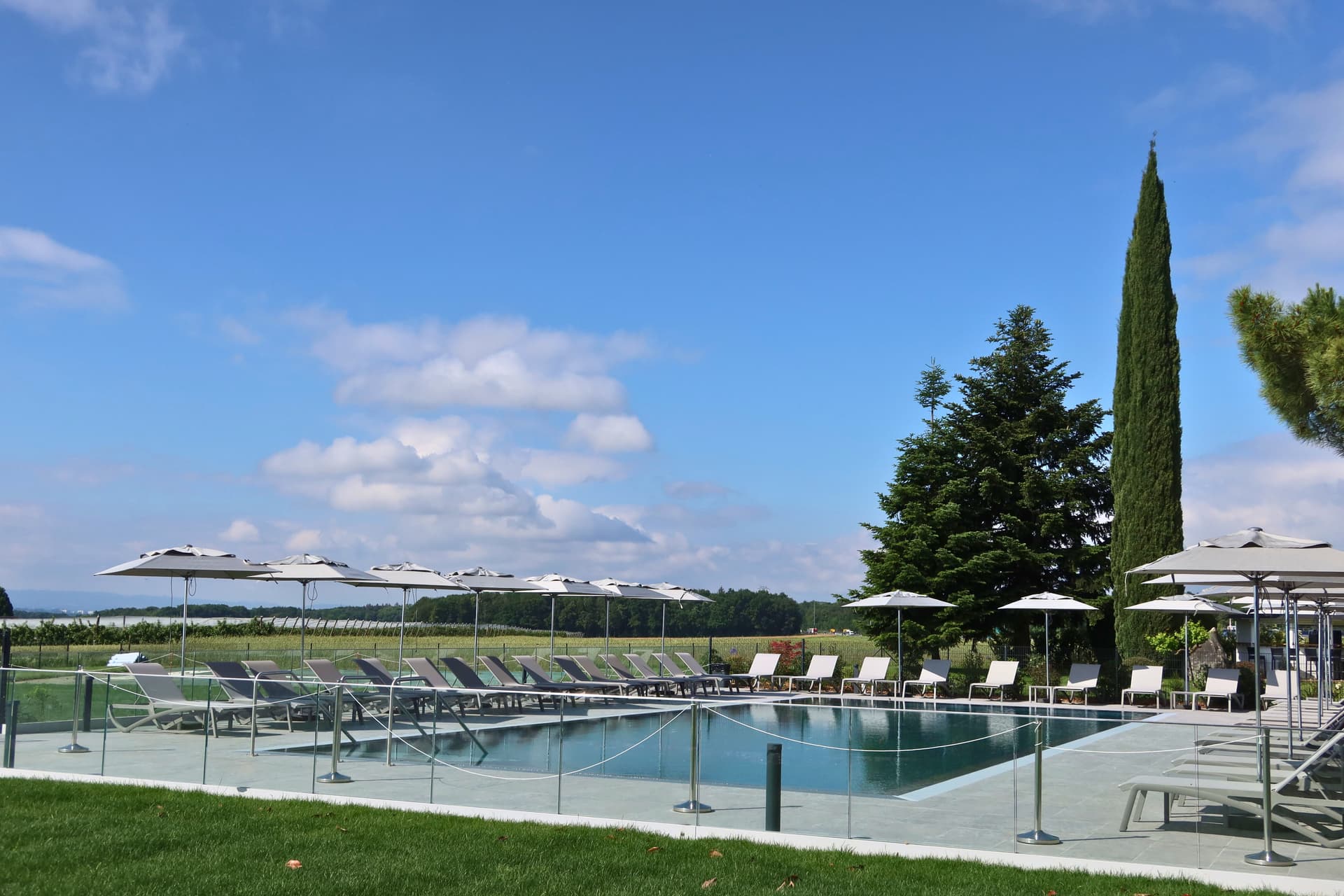Everness Hotel & Resort