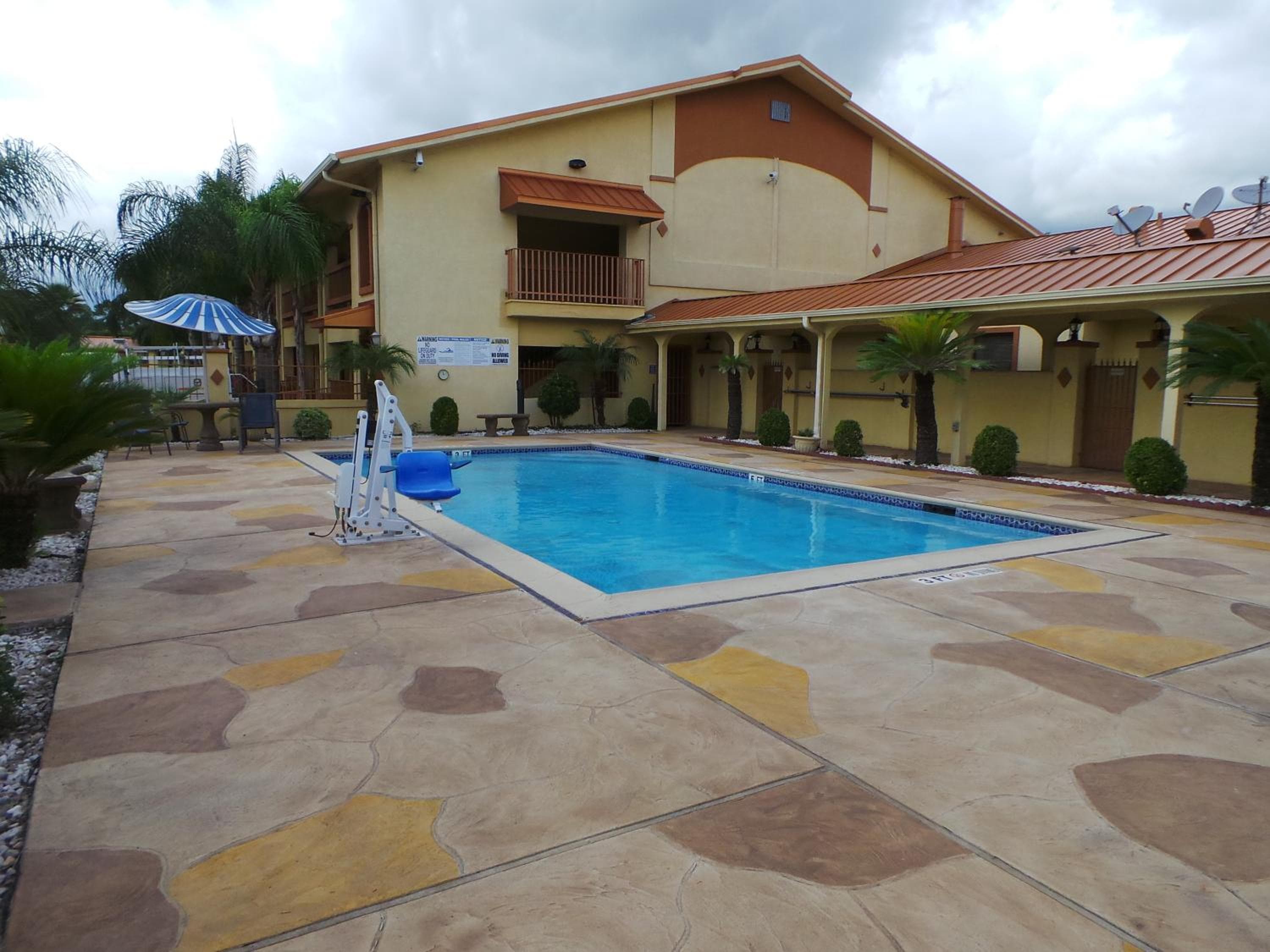 Americas Best Value Inn & Suites-Alvin/Houston