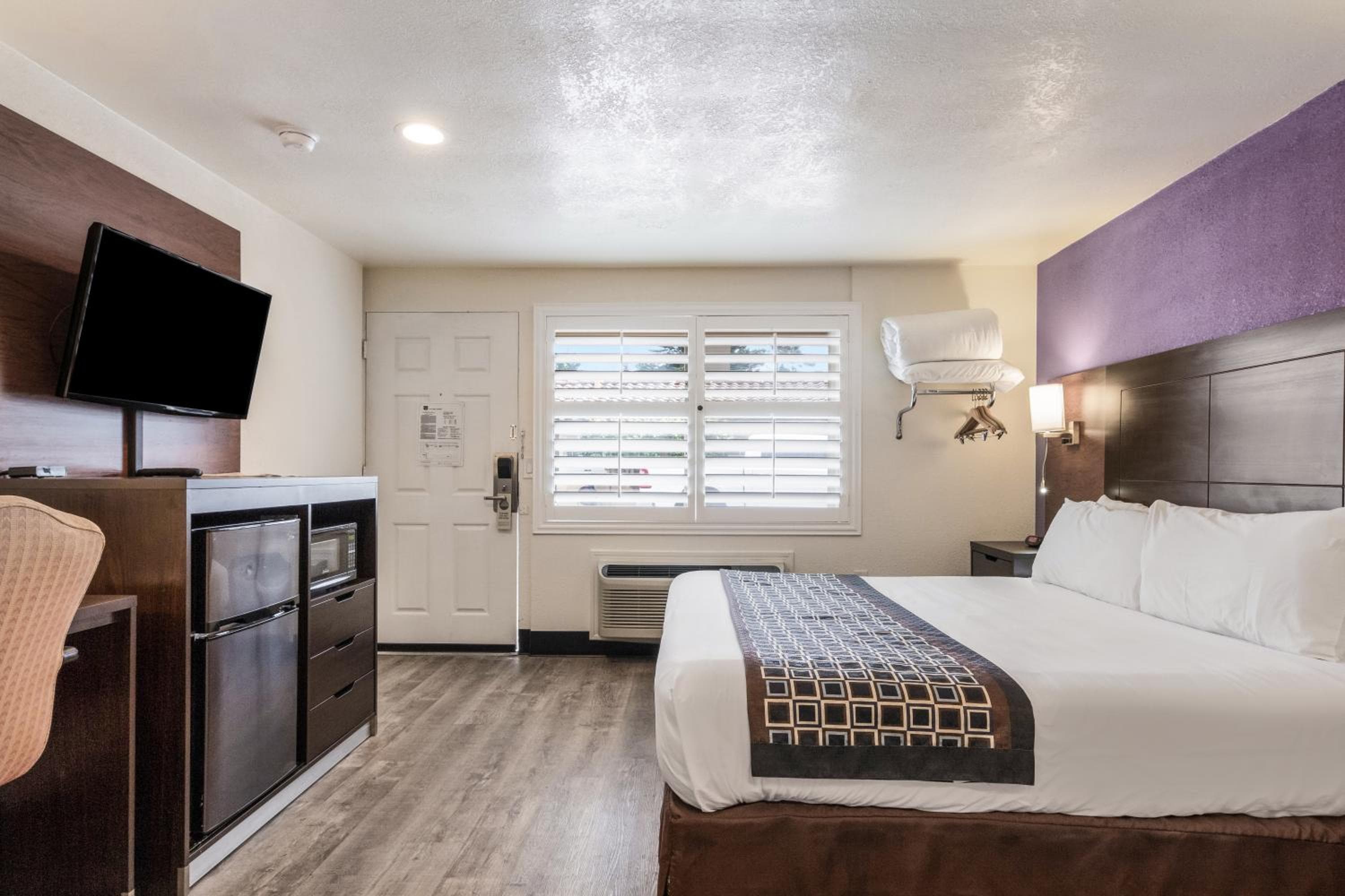 Rodeway Inn near Downtown Monterey