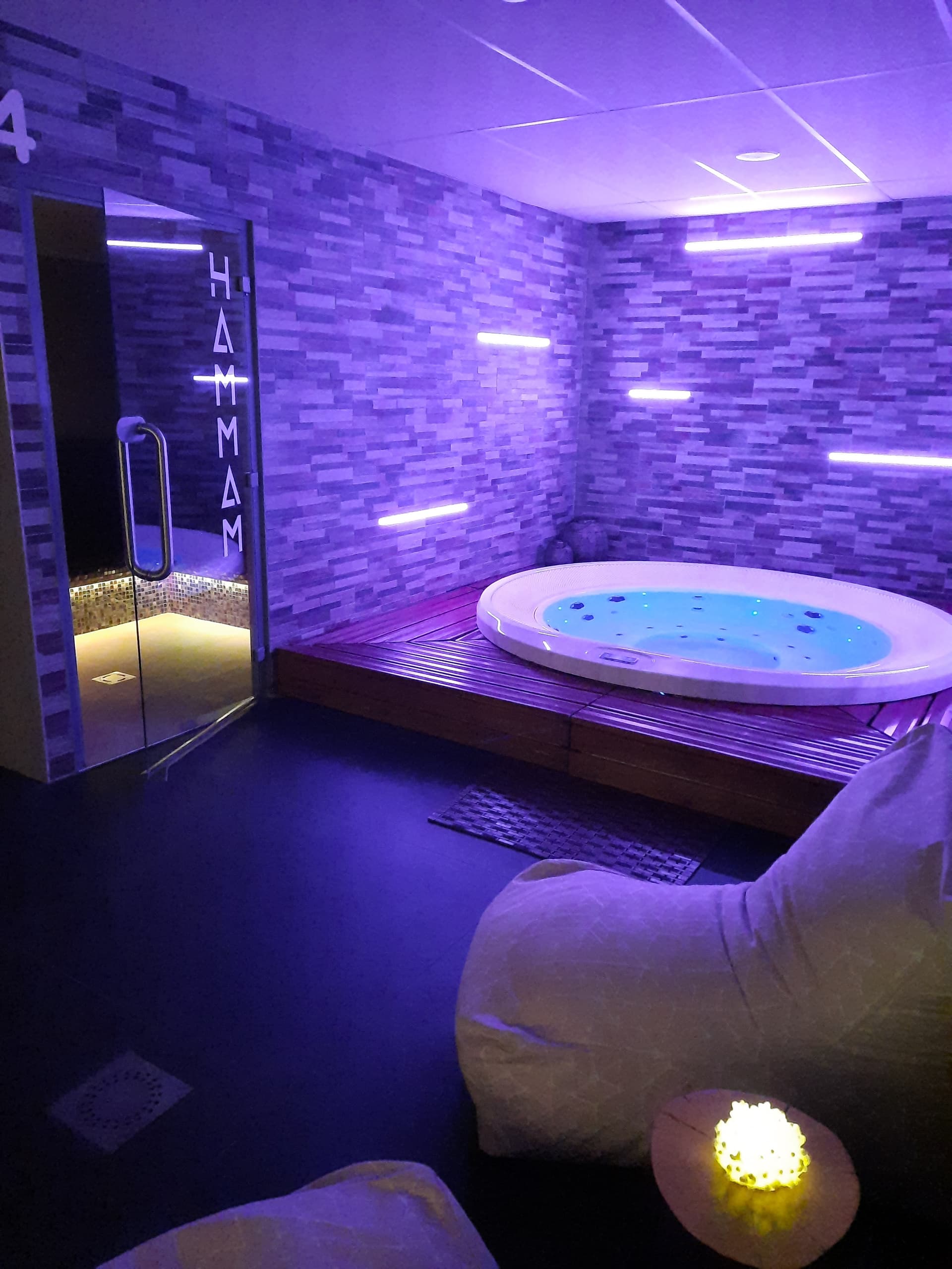 Kyriad Prestige Amiens Poulainville - Hotel and Spa