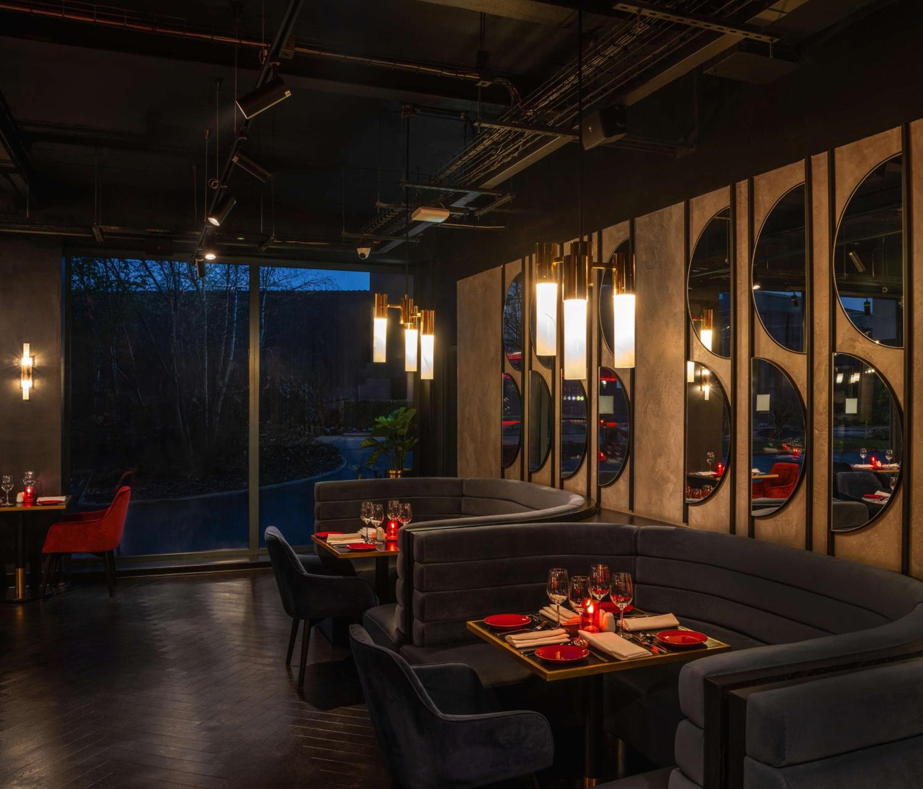 Radisson RED London Gatwick Airport