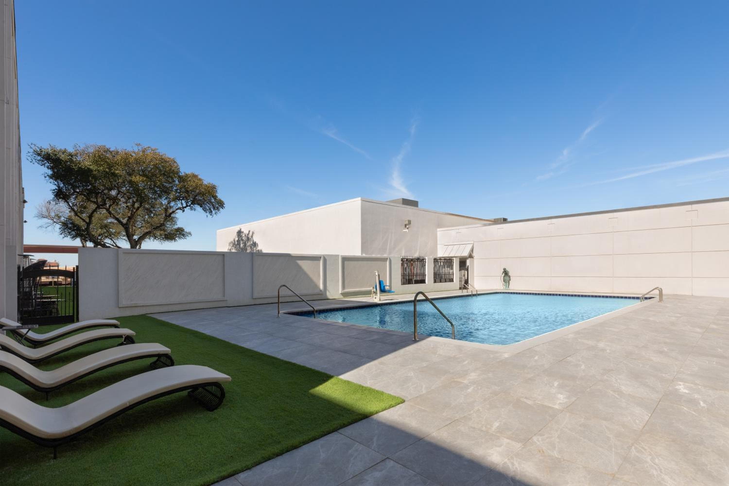 Ramada By Wyndham DFW Airport