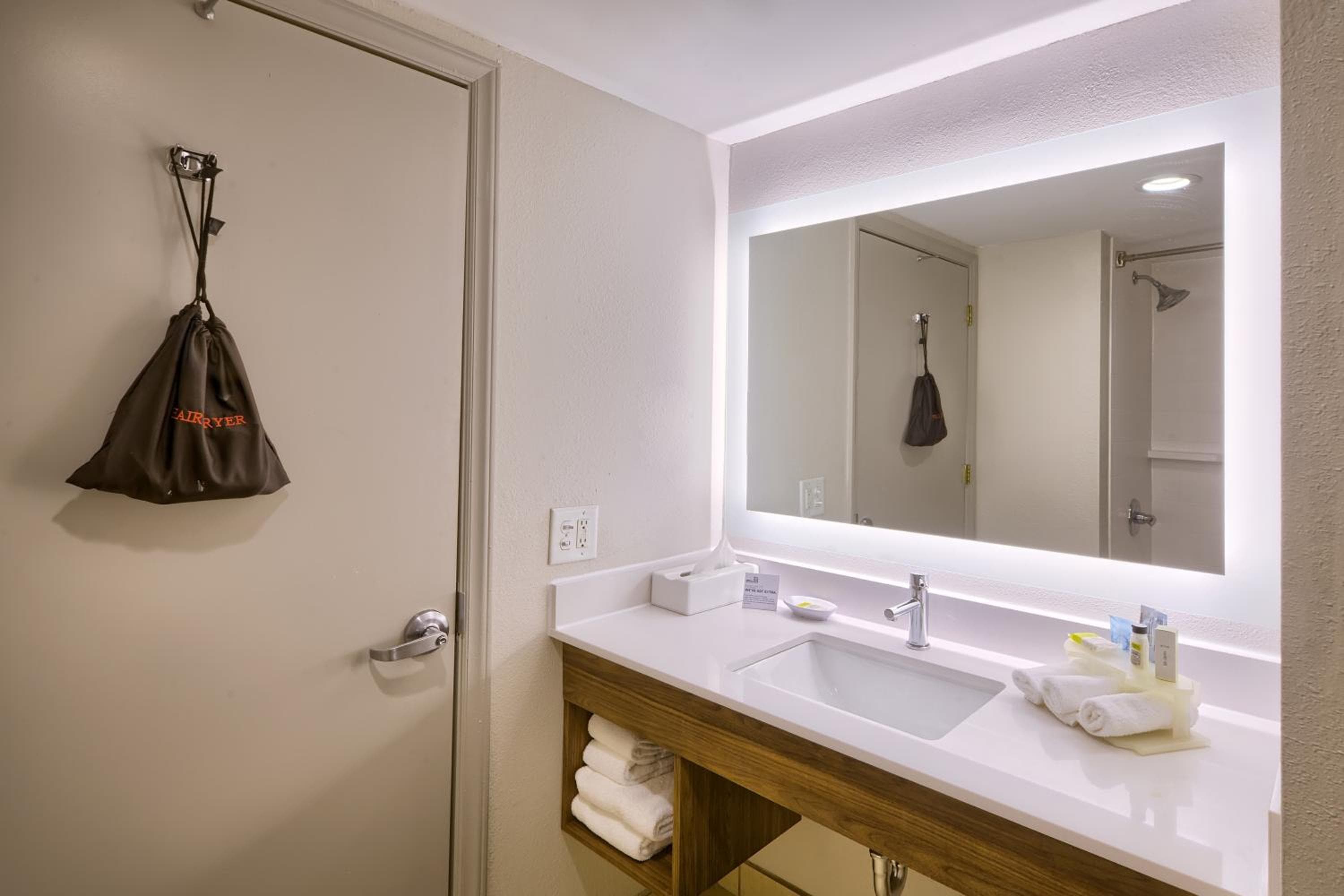 Holiday Inn Express Hotel & Suites Raleigh North - Wake Forest, an IHG Hotel