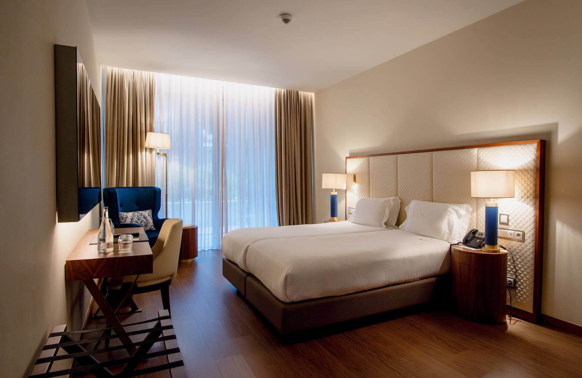 Boeira Garden Hotel Porto Gaia, Curio Collection by Hilton