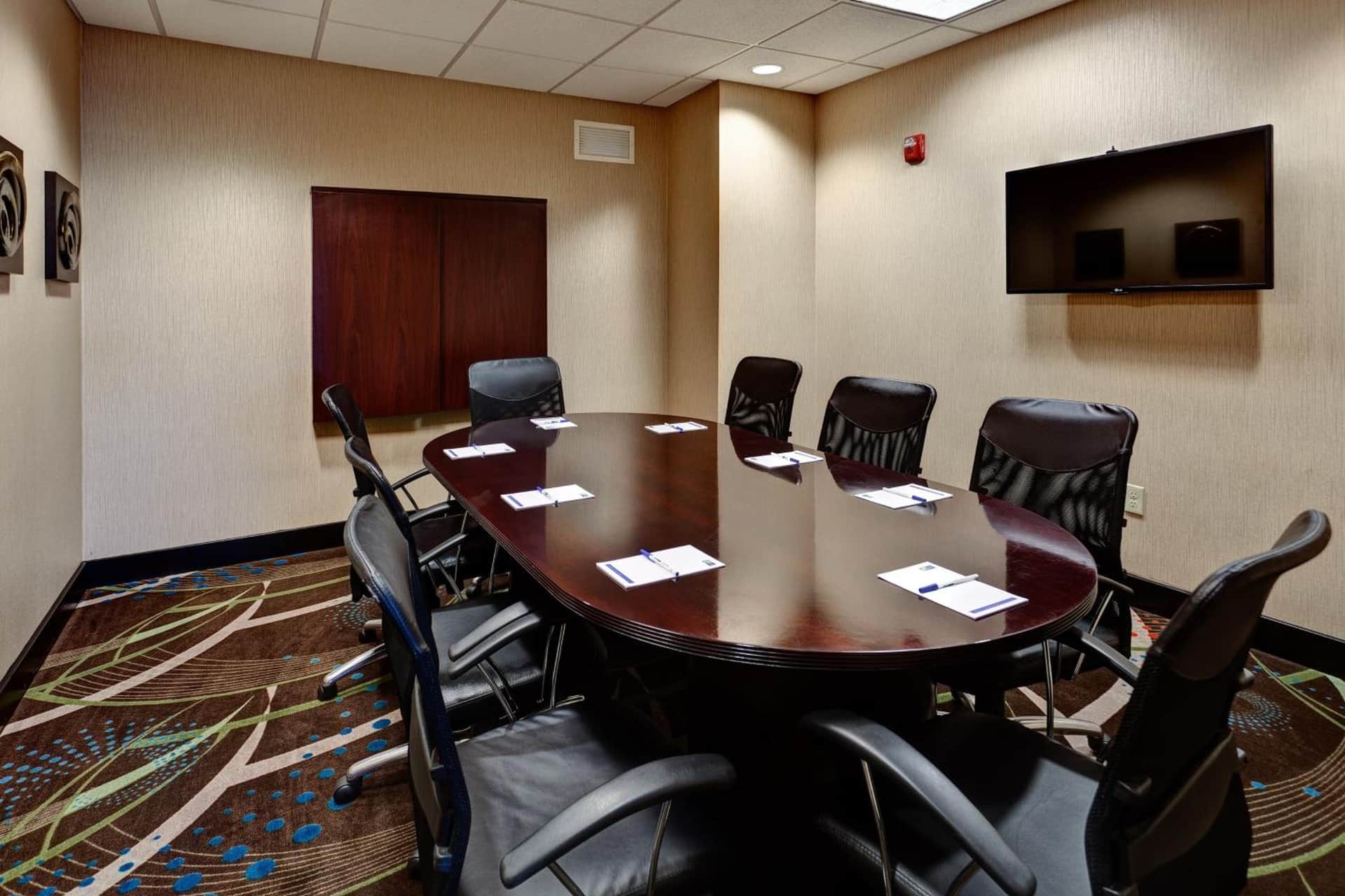 Holiday Inn Express & Suites Wichita Northwest Maize K-96